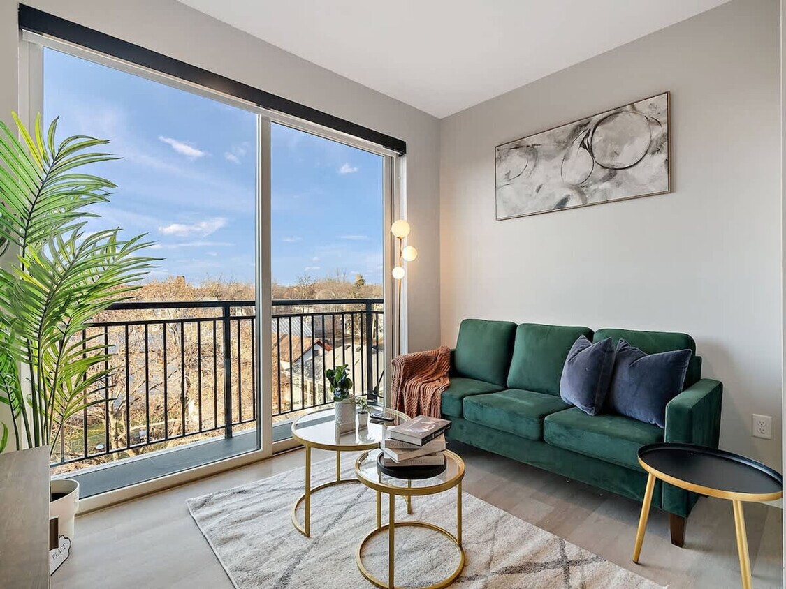 Foto principal - 402 NE 2nd St
