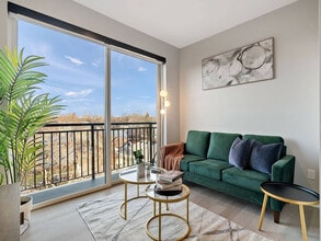 Building Photo - 402 NE 2nd St