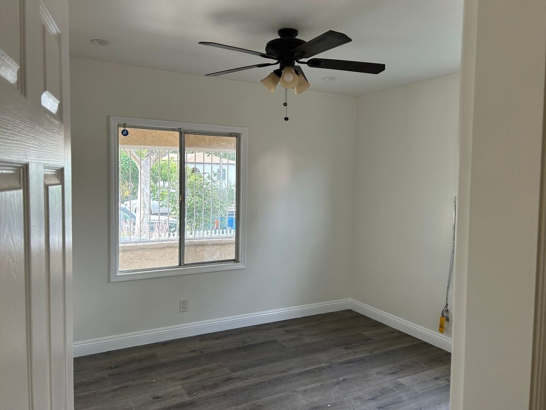 Photo - 1402 E 57th Street