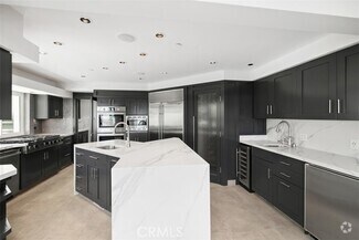 Building Photo - 33961 Granada Dr
