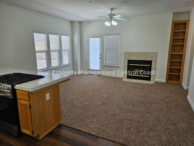 Foto del edificio - Spacious 3 Bed / 2.5 Bath Templeton Condo