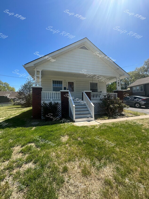 5921 Monrovia St, Shawnee, KS 66216 House for Rent in Shawnee, KS