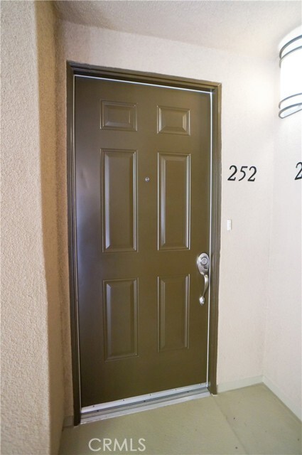 Foto del edificio - 2750 Artesia Blvd