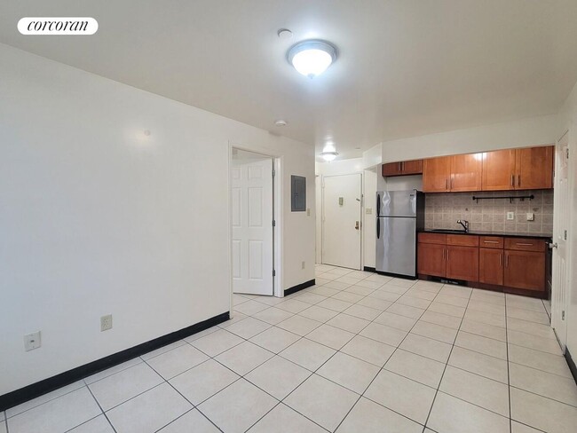 Foto del edificio - 443 Winthrop St