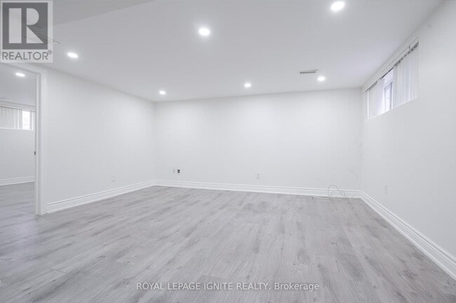 Building Photo - 39 Greenock Ave