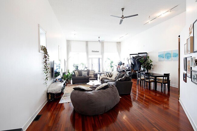 Foto del edificio - 1145 Summit St