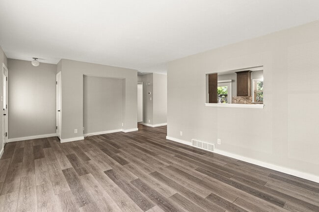 Foto del edificio - N58W18330 Juniper Ln
