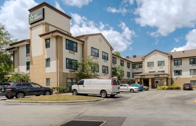 Building Photo - 1760 Pembrook Dr