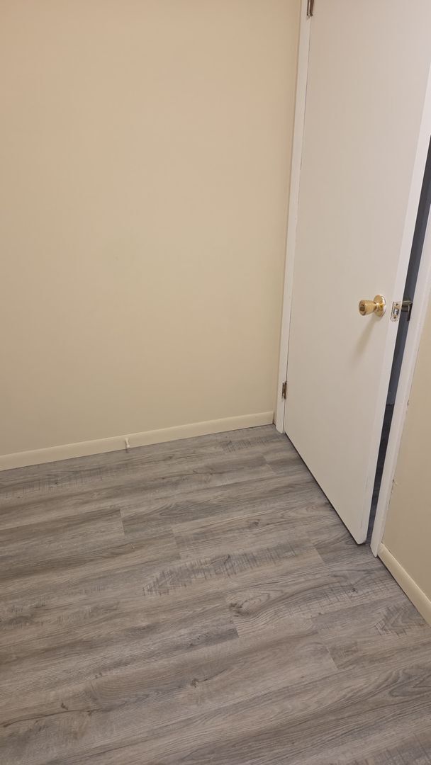 Foto del edificio - 4 bed 1 bath