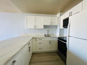 Building Photo - 55S S Kukui St