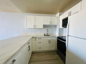 Building Photo - 55S S Kukui St