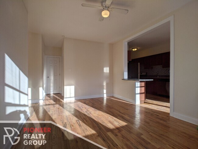 Foto del edificio - 630 W Cornelia Ave