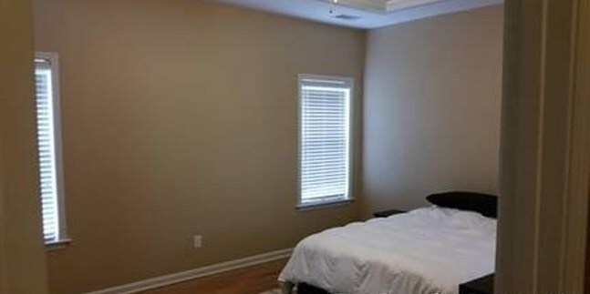 Master bed - 9335 N Fairmont Cir