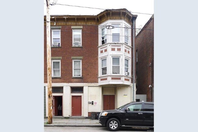 Building Photo - 13 Liberty St
