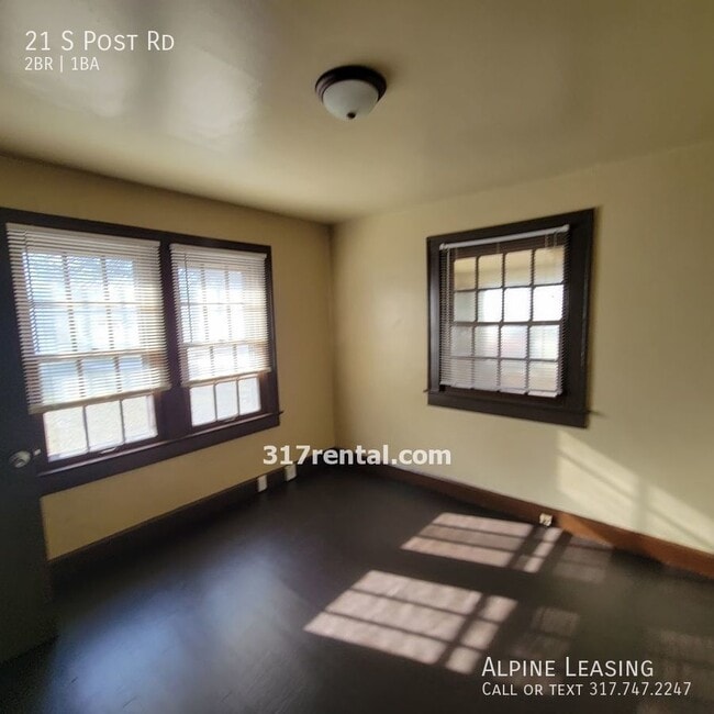 Building Photo - 2 bedrooom East side Home