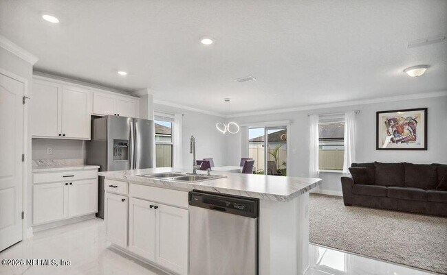 Building Photo - 49 Jarama Cir