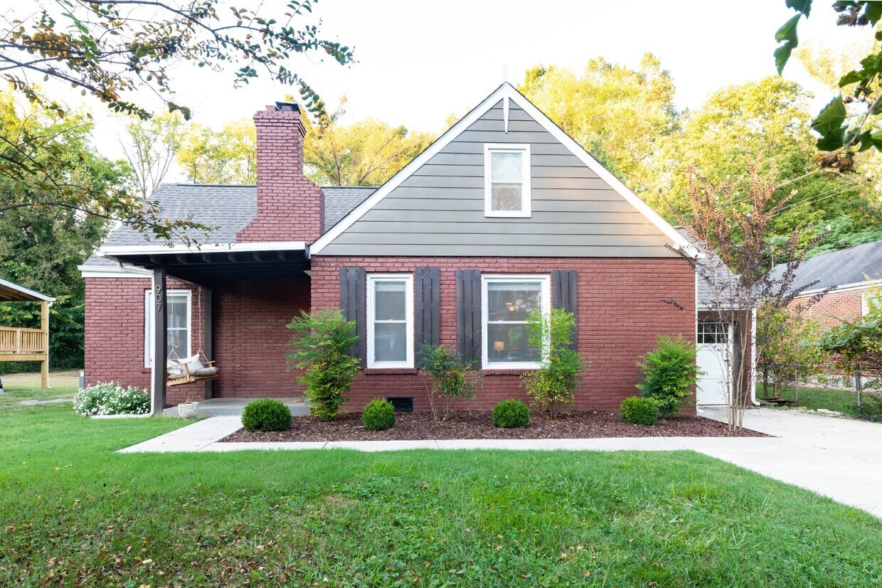 Primary Photo - Charming 3 Bed, 2.5 Bath Home in Nashville...