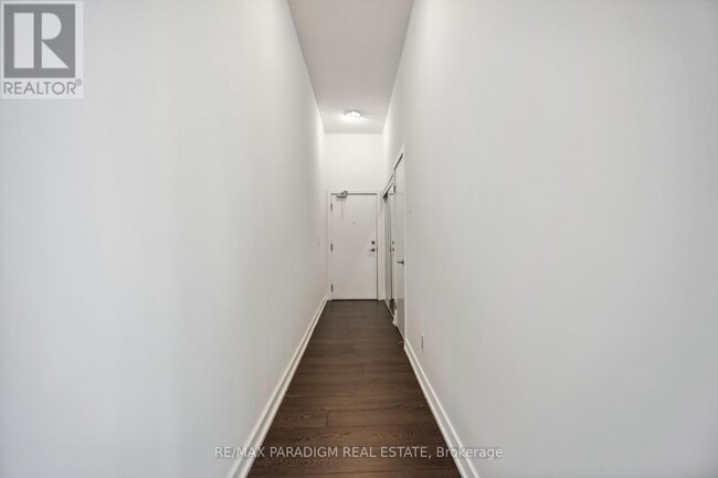 Building Photo - 20-2820 Bruyeres Mews