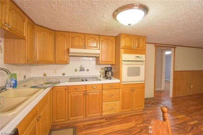 Foto del edificio - 761 Beeson Rd