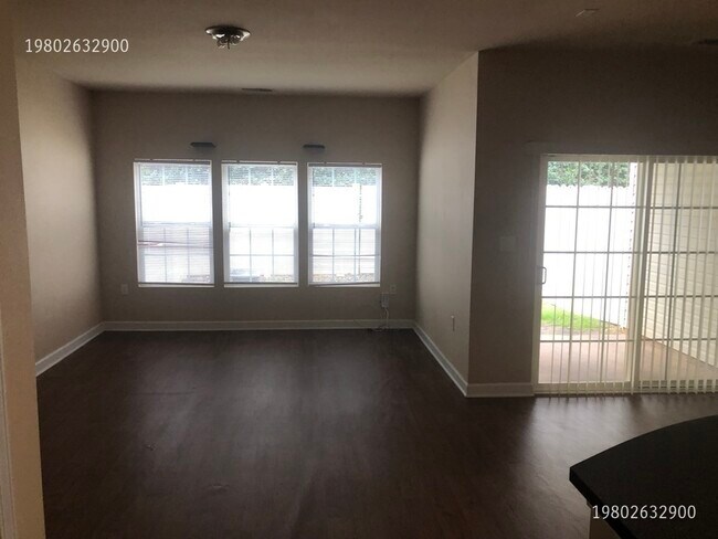 Foto del edificio - 2146 Shady Pond Dr
