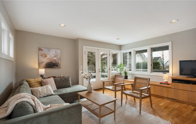 Building Photo - Wallingford Home