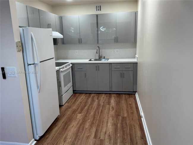 Foto del edificio - 13250 SW 4th Ct