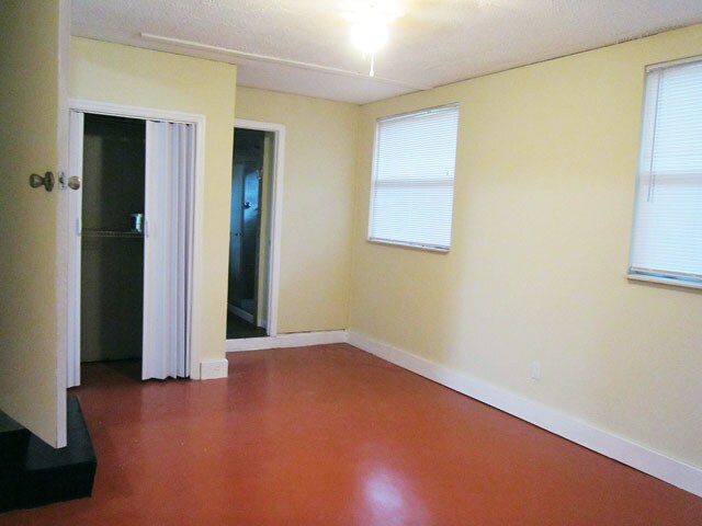 Building Photo - 1667 Sharkey St