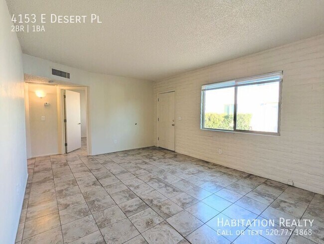 Foto del edificio - 4153 E Desert Pl