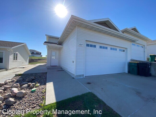 Foto del edificio - 3 br, 2 bath House - 1017 N 33rd St.