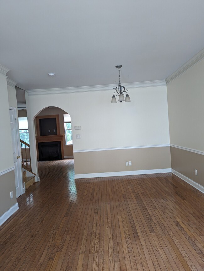 Building Photo - 153 Mountain View Dr