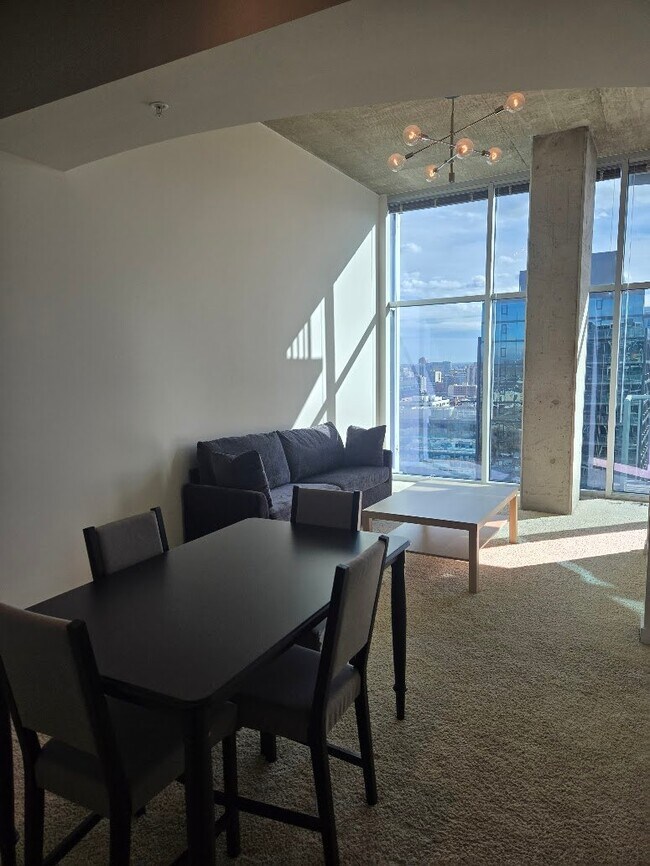 Foto del edificio - 1700 Bassett St