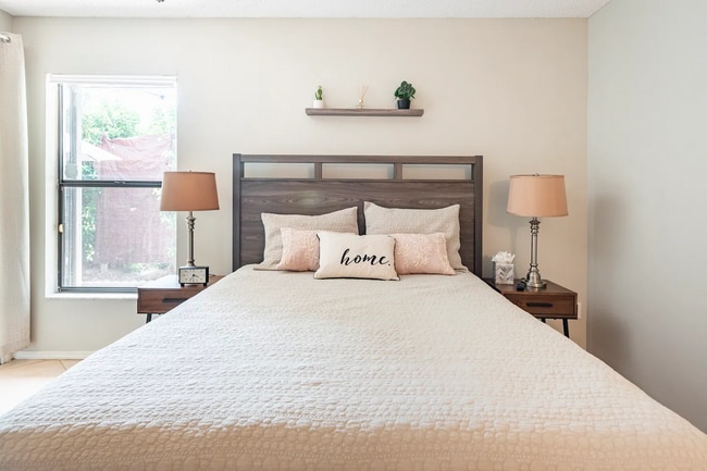 Foto del edificio - 134 Lakepointe Cir