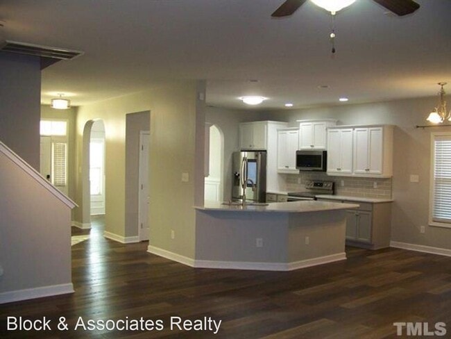Building Photo - 4 br, 2.5 bath House - 149 Walton Heath Drive