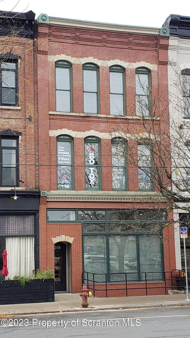 Building Photo - 318 Penn Ave