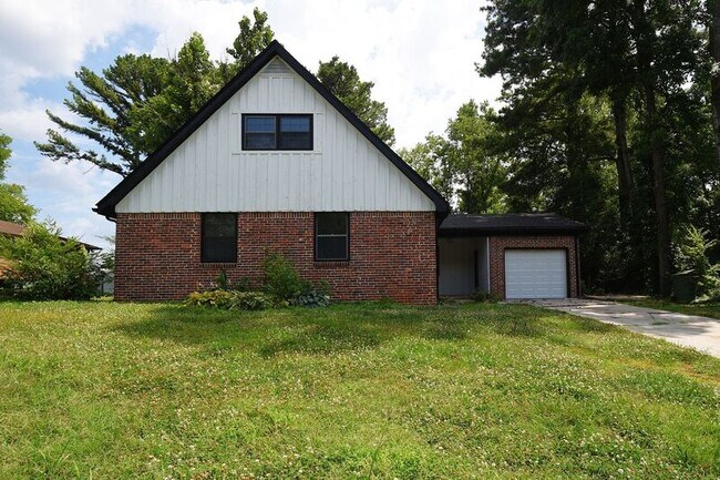 Foto del edificio - 2819 Broadview Dr NW