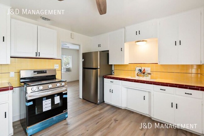 Foto del edificio - Charming Duplex in North Clairemont