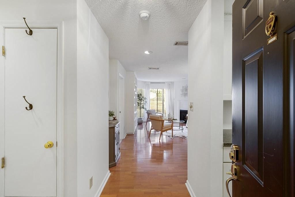 Foto principal - 209 14th St NE