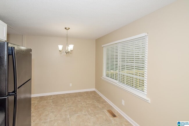 Building Photo - 1745 Molly Dr