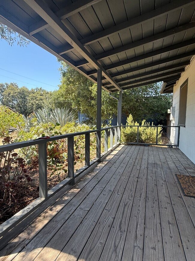 Foto del edificio - 577 Curtin Ln