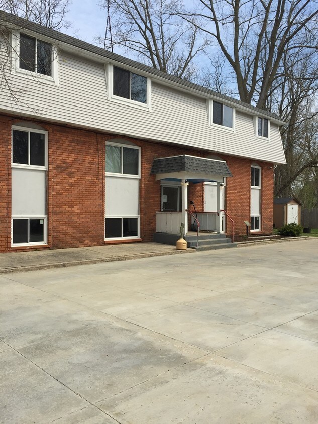 Primary Photo - 323 N Lincoln Ave