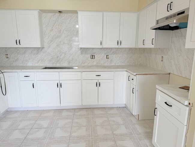 Photo - GORGEOUS 3 BEDROOM 2 BATH HOUSE