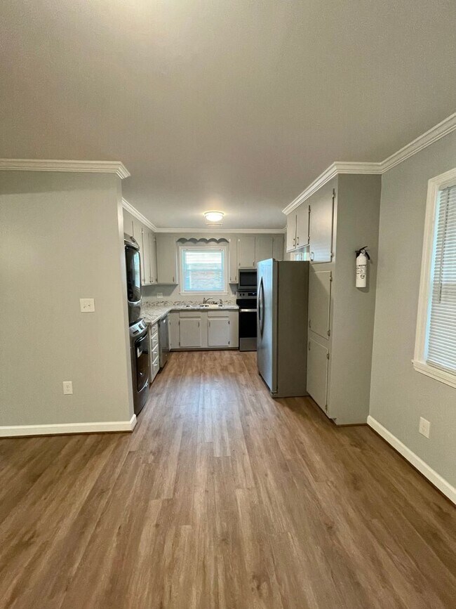 Foto del edificio - For Rent – Beautifully Renovated 3 Bedroom, 2 Bathroom Home