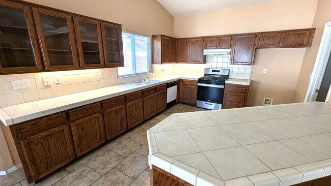 Foto del edificio - Beautiful Westside 3 Bedroom 2 Bath Home