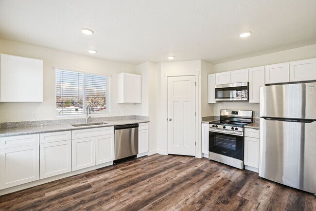 Building Photo - Villas at the Pointe in Ogden