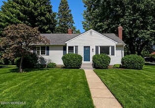 Building Photo - 361 Meadowbrook Ave