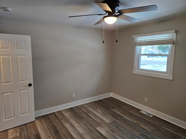 Building Photo - 807 S 15th St