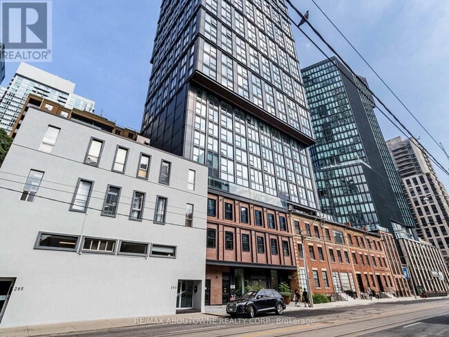 Building Photo - 82-4282 Dalhousie St
