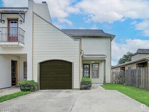 Building Photo - 108 Bandera Dr
