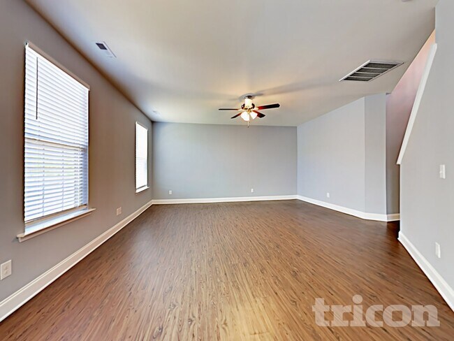 Foto del edificio - 163 Green Willow Dr