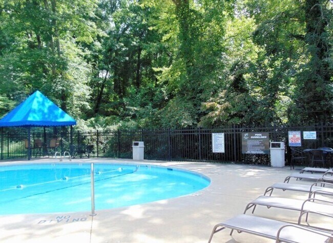 Foto del edificio - 1512 Benjamin Pkwy